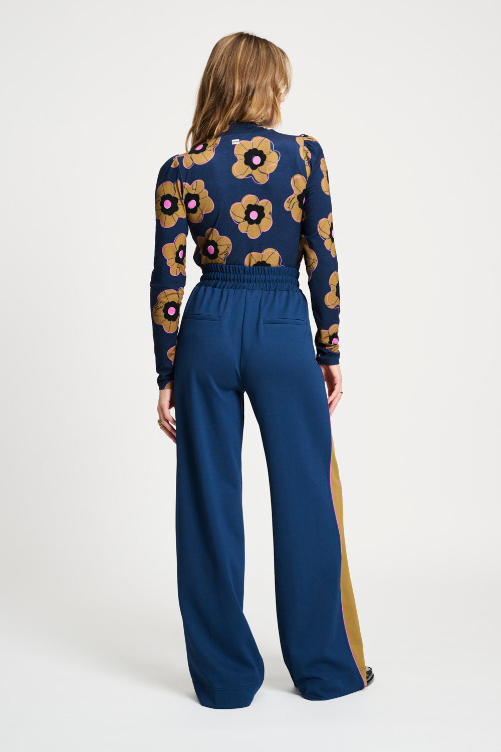 SP9261__07_POM_Amstedam_PANTS_colourblock_Nightfall_Blue.jpg